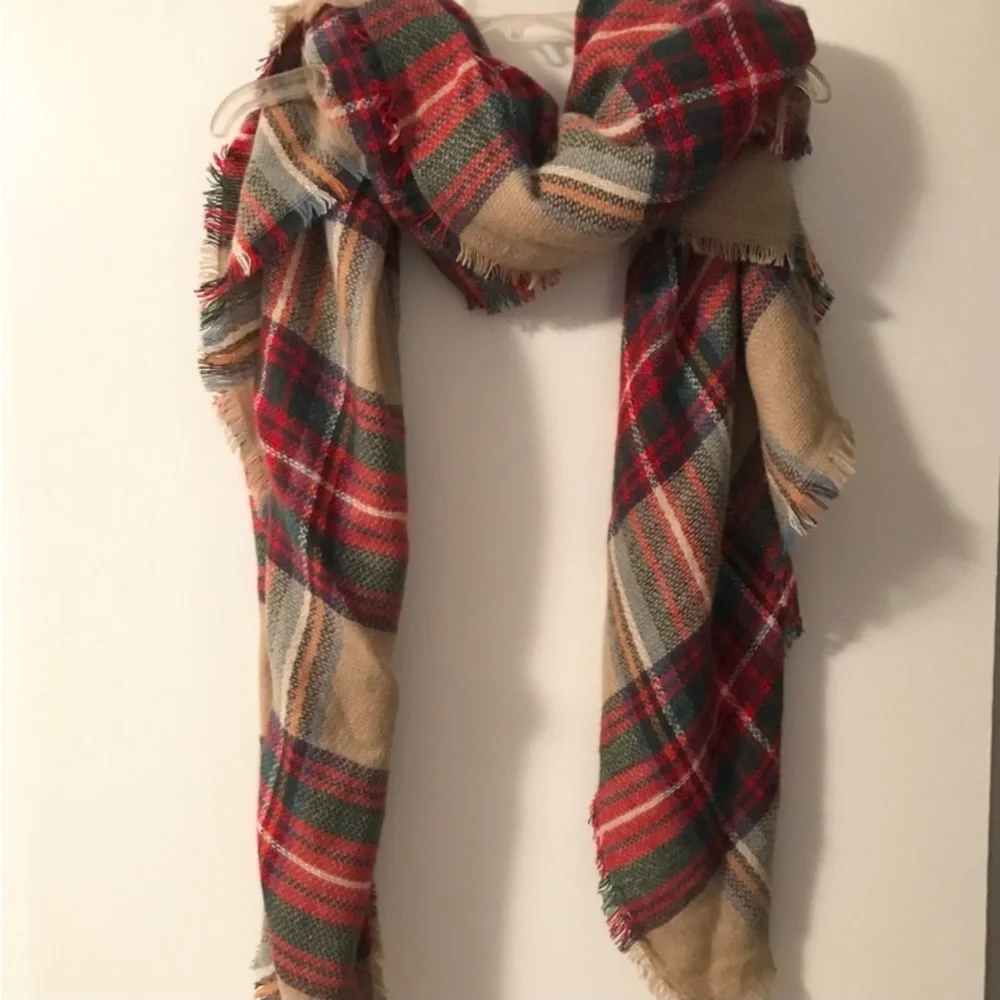 ModCloth tartan plaid blanket wrap/scarf/shawl - Picture 15 of 17